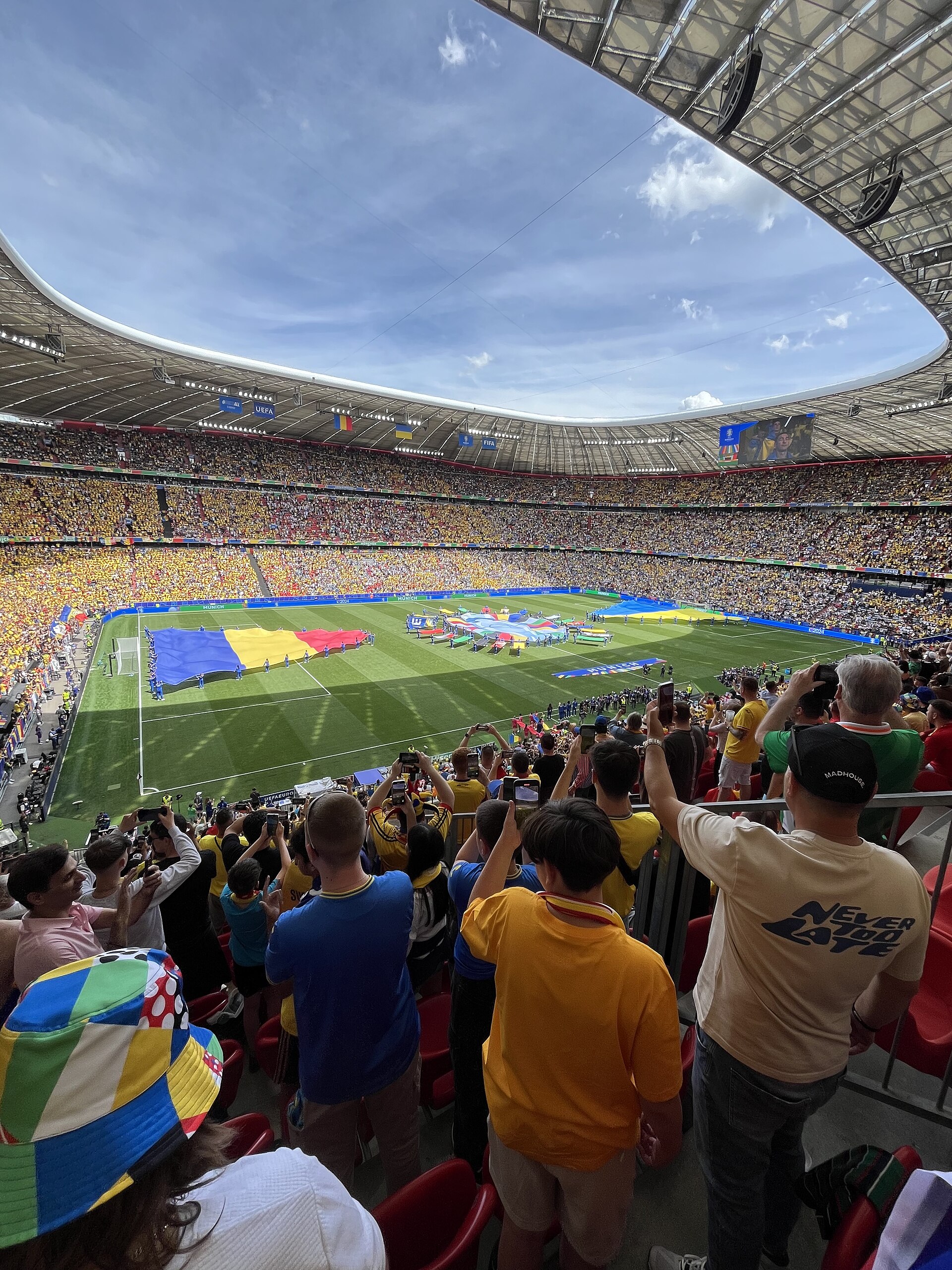 bsport官网 — 体育场景配图（资料示意） · 影像示意 2
